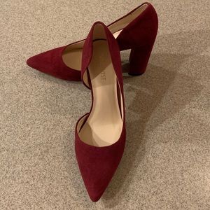 Nine West Size 7 Suede Wine Colored Chunk Heel